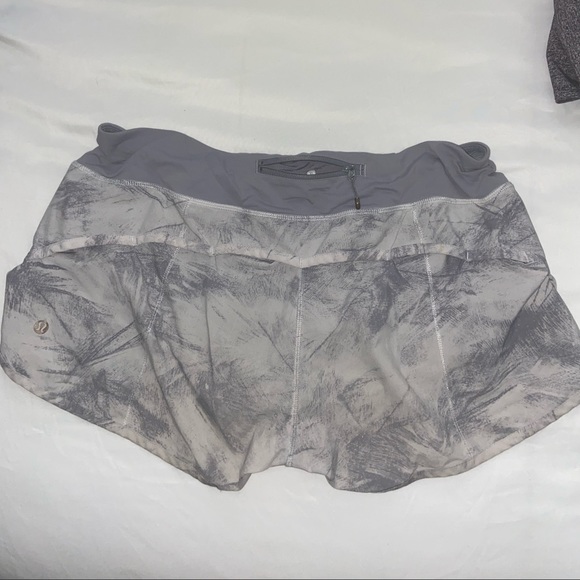 Lululemon Speed Up Shorts - Picture 2 of 3
